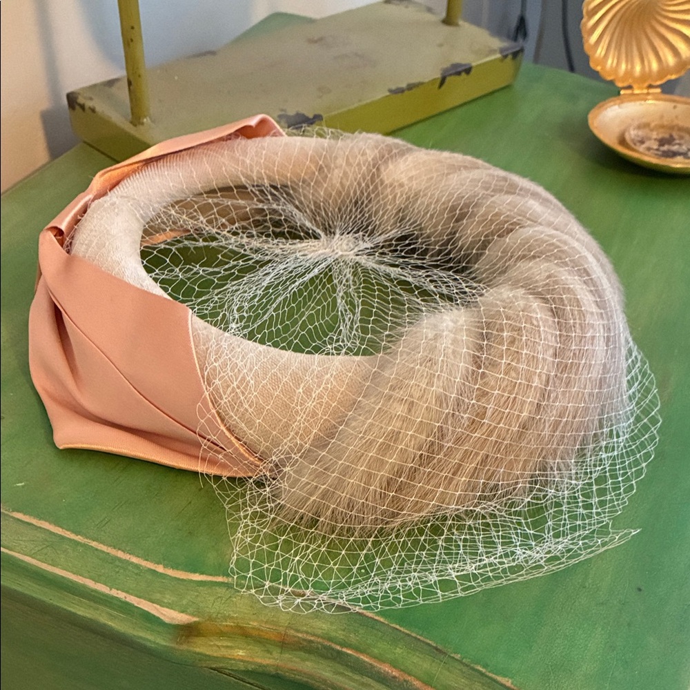 Vintage hat with lace and fur